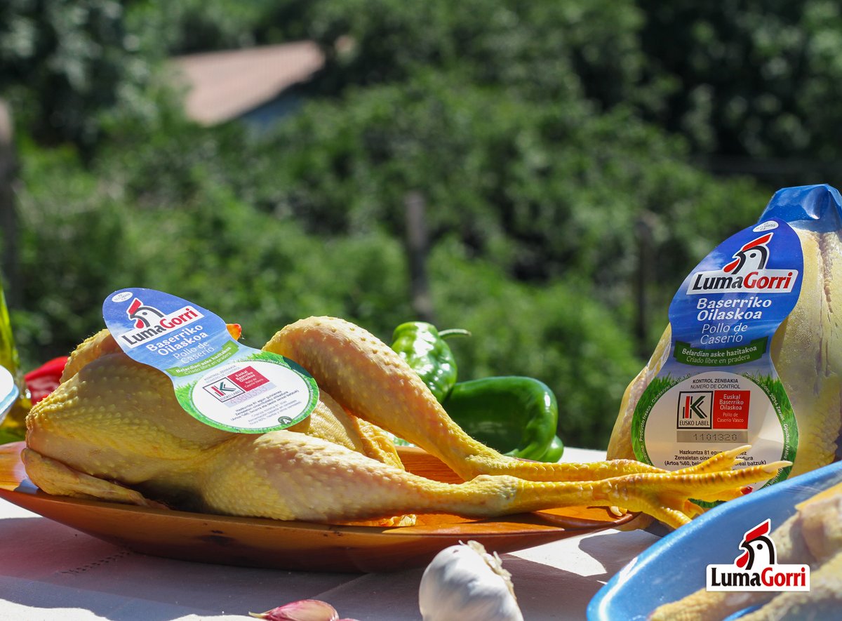 LumaGorri's tweet photo. El Pollo LumaGorri es el único pollo con garantía @euskolabel , por eso siempre lleva la etiqueta LumaGorri, incluso en tu carnicería de confianza.
#LumaGorri #baserrikooilaskoa #pollodecaserio #oilaskoa #pollo https://t.co/Ms9sW7HPLW