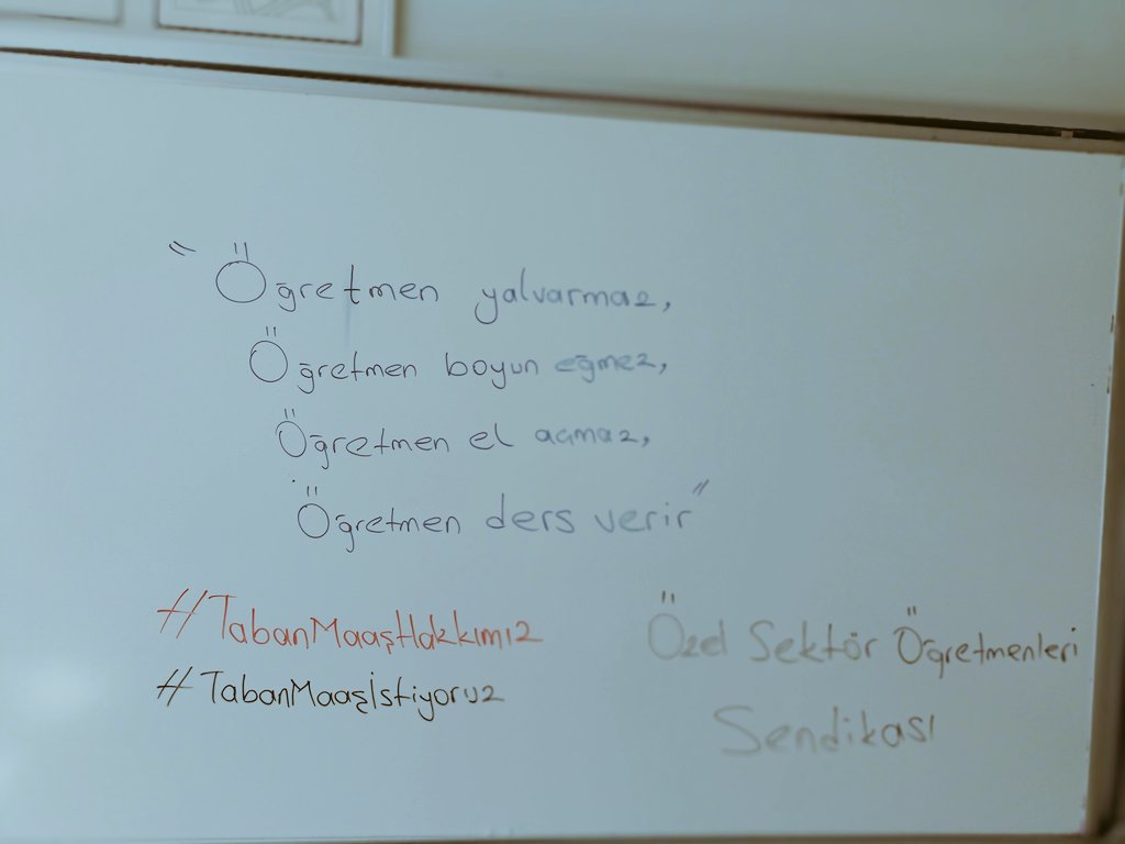 Ne patron ve kurumla 'aile' olmak istiyorum ne de işim 'kutsal' olsun istiyorum.
#5EkimDünyaÖğretmenlerGünü nde hediye de istemem, kutlama da.
Ben güvenceli ve insanca koşullarda çalışmak ve öğretmek istiyorum.
@tcmeb 
@omerinan06 
@ogretmensendika 
#tabanmaaşhemen 
#tabanmaaş