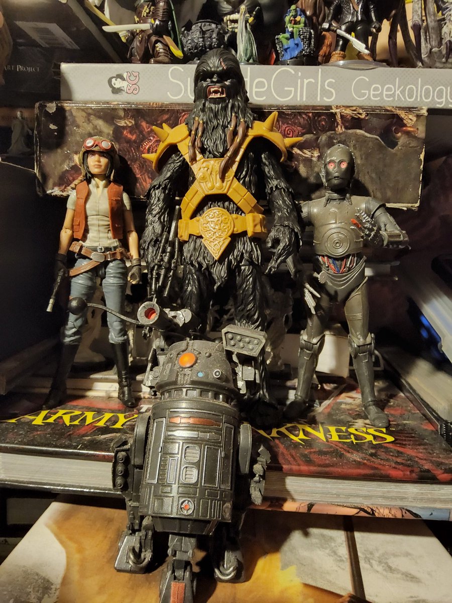 Gambit_Wildcard's tweet photo. Getting my Doctor Aphra crew together, #StarWars, #BlackSeries #DoctorAphra, #ChelliLonaAphra, #BlackKrrasantan, #TrippleZero, #BTOne, #BeeTee https://t.co/fRHIz00iA8