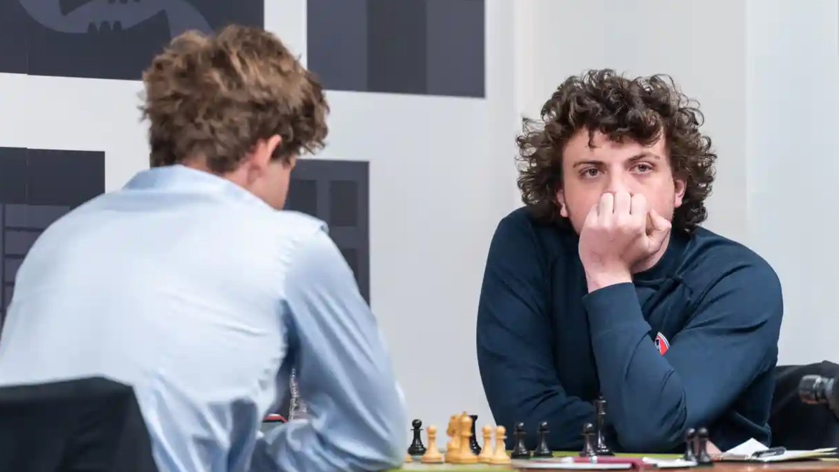 vaziyetcomtr's tweet photo. Satranç dünyası hile iddialarıyla çalkalanırken dünya şampiyonu Magnus Carlsen tarafından suçlanan 19 yaşındaki Hans Niemann’ın bugüne kadar 100’den fazla oyunda hile yapmış olabileceği ortaya çıktı. https://t.co/5HGeJt1z4T