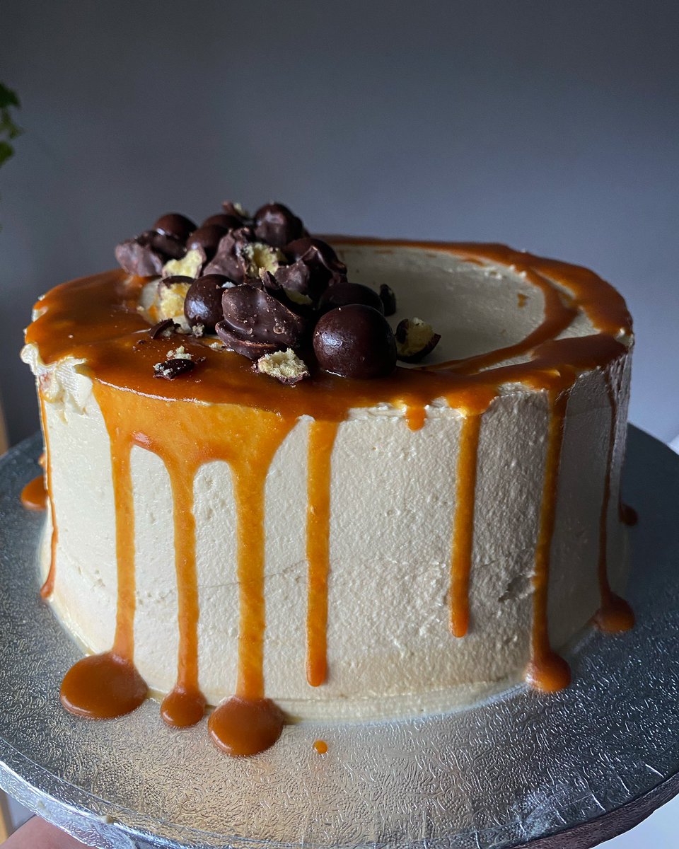 kegarmo's tweet photo. Good morning ! Here is our latest Vegan cake . Salted caramel ! Yum. 🤤 #vegan #FYP #fypシ #fypシviral #cake #caramel #sweet #baking #fyp #GoodMorningTwitterWorld #veganism #yum https://t.co/s7kfeJgE9u