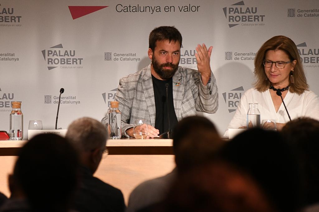 residuscat's tweet photo. Aquí matí estem presentant al @palaurobert projectes innovadors que han rebut finançament del Cànon de #residus industrials.
Al llarg d'aquests anys, el que hem recaptat ha retornat al mateix sector per fer-lo més circular, en forma d'ajuts per impulsar projectes. https://t.co/vYOsPr730s