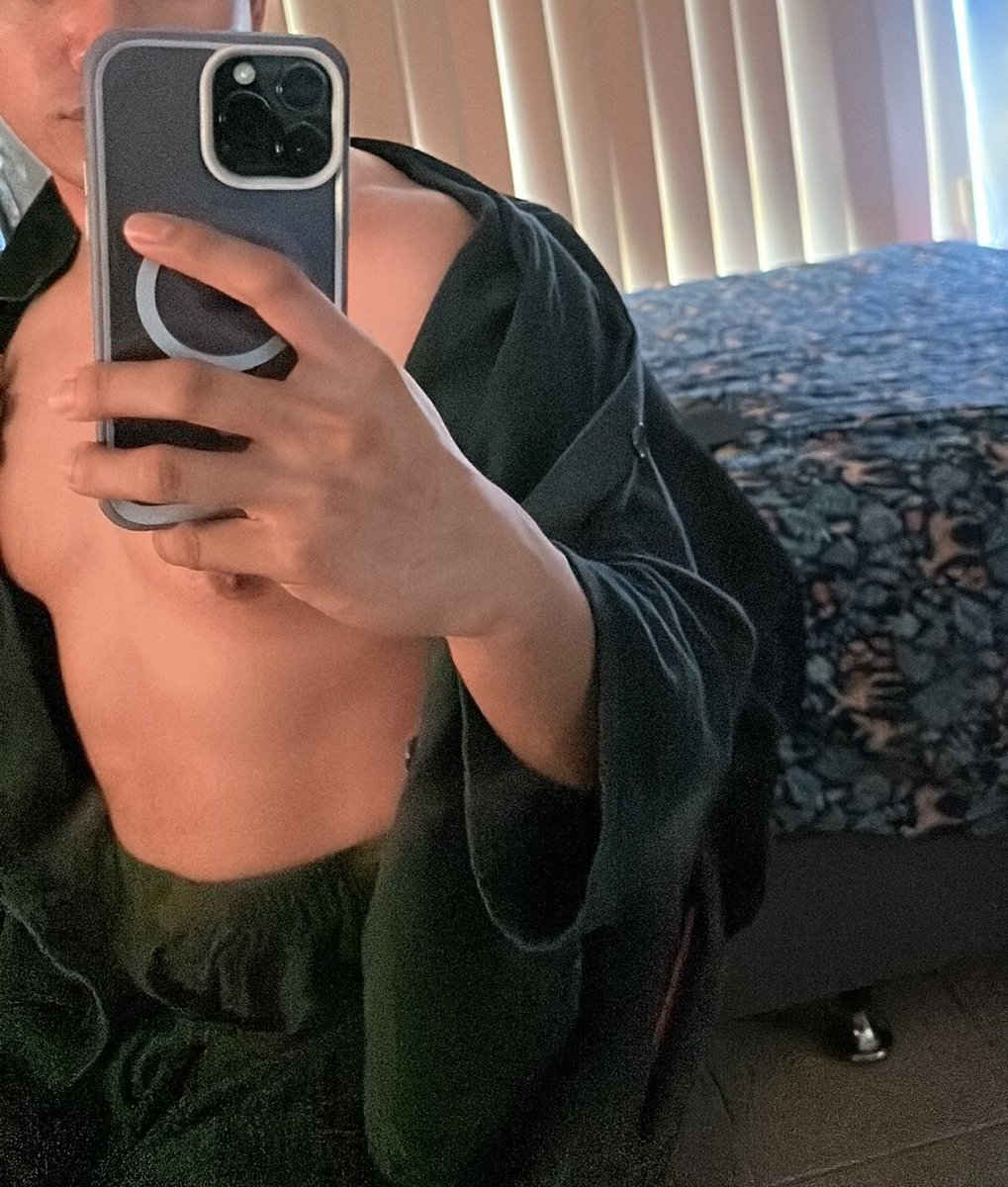 asianbtm6's tweet photo. Trapz growing well 😋 #gaysian #bodyprogress https://t.co/sMHsXE27zI