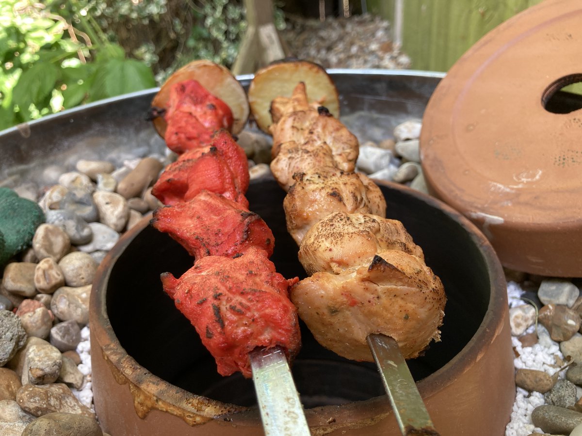 TheCurryKid's tweet photo. #nationalcurryweek Day 3 - Ever fancied building your own tandoor oven at home?

This build, links for all the materials, tips (including subscribers additional tips) can be found at https://t.co/Dl18yIkUJS

#tandoori #tandoor #homemade #indiancooking #thecurrykid @supportcurry https://t.co/oqEfVokphC