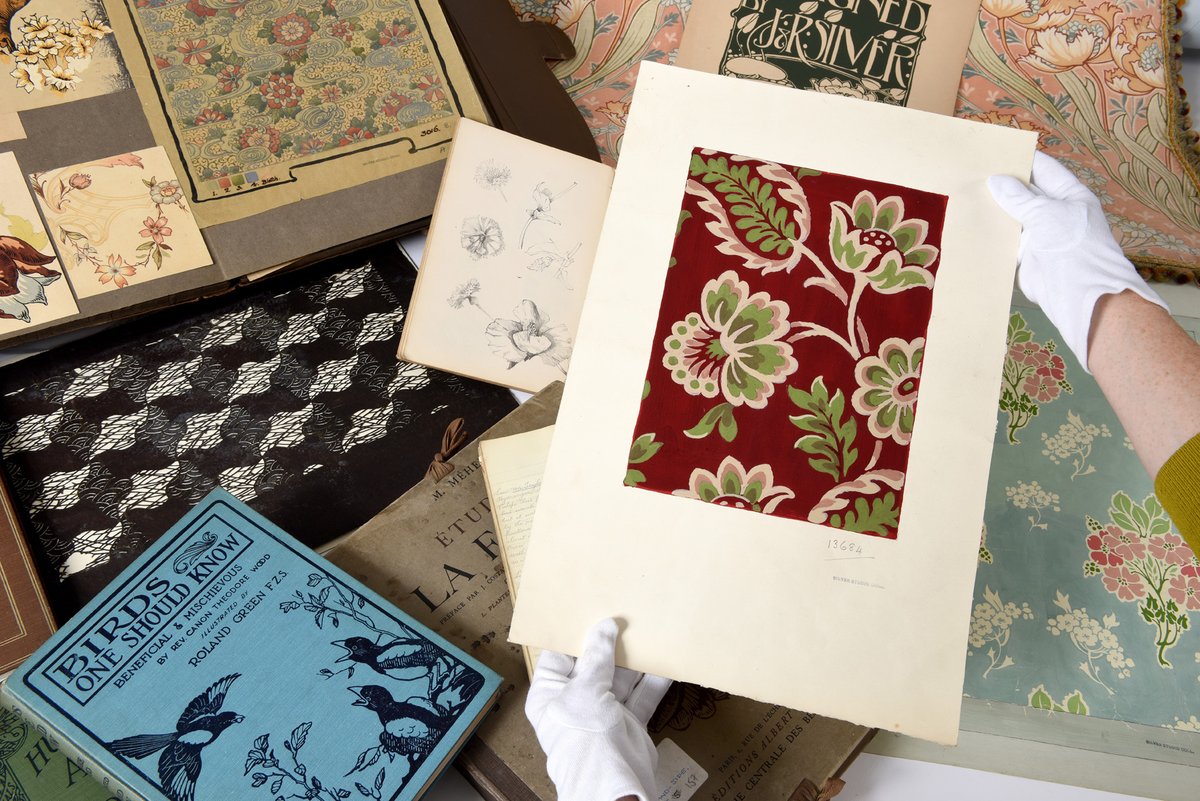 zoehendon's tweet image. More details on the recent review of photography in our collections:
In addition to photographs of interiors, we also have various kinds of  photographic material associated with the #SilverStudio Collection.
ow.ly/4hl250L1HCx

#Photography @MiddlesexPhoto