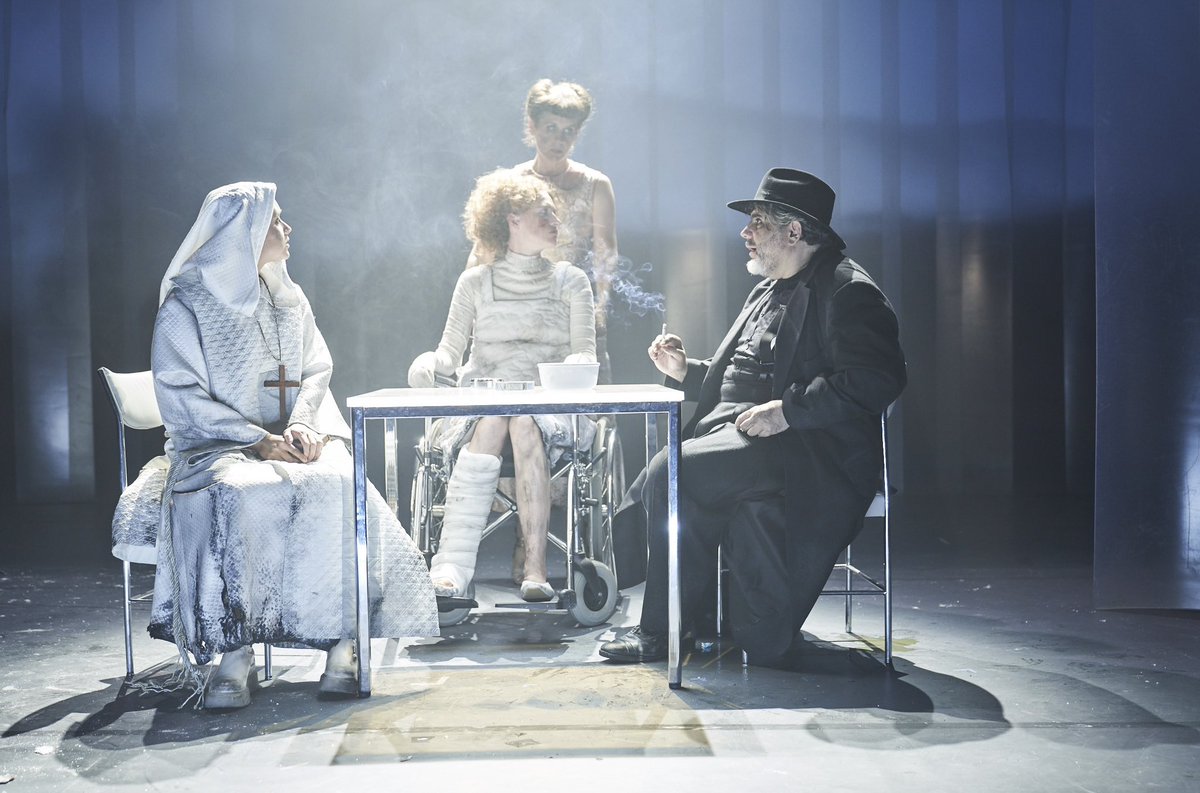 Das @schauspielkoeln ist mit Lessings #NathanDerWeise bei uns zu Gast (5./6./7.10.). #BrunoCathomas spielt die Hauptrolle in der bildgewaltigen Inszenierung von #StefanBachmann + öfftl. Podiumsdiskussion mit dem Ensemble (6.10. 12:15) #Theater #Winterthur theaterwinterthur.ch/nathan-der-wei…