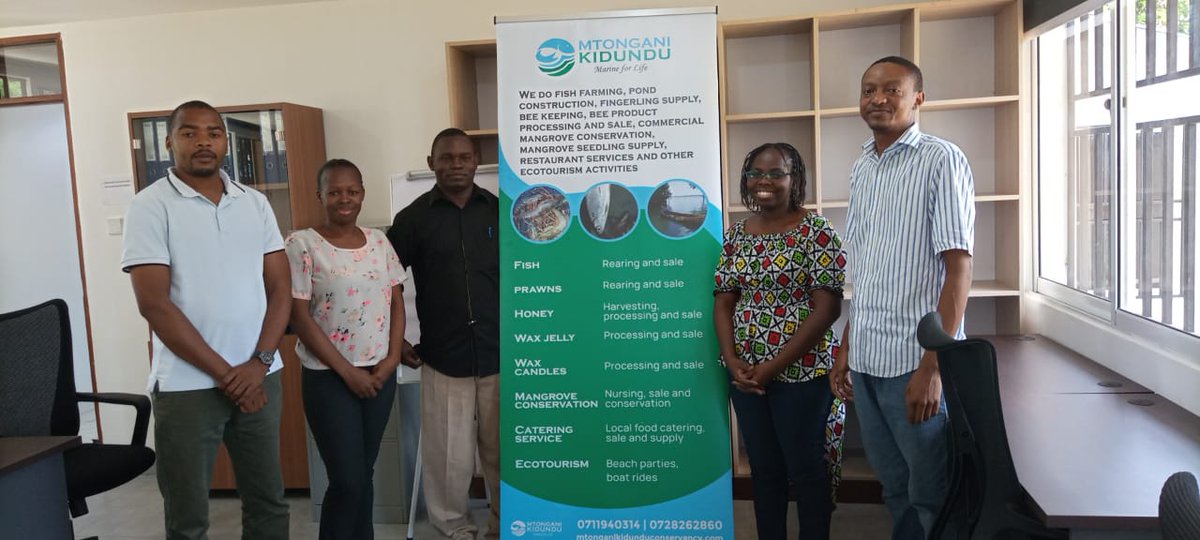 KenyaCIC's tweet photo. KCIC, through the #GrEYAP program, offers technical support to clients through designing and printing of branded marketing materials.
Mpambe Organics & Mtongani Kidundu Conservancy, GrEYAP clients receiving their banners at the Kilifi BIH office during the customer service week. https://t.co/nFlT9m3Q5v