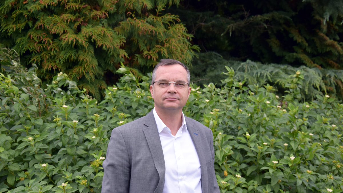 Say hello to Markus Hanska, our new Information Coordinator. 

Markus joins us from the Defence Forces Logistics Command Headquarters in Tampere. 

Apart from his knowledge in all things defence, Markus is also an excellent ⚽️ referee. 

Welcome to the team, Markus!