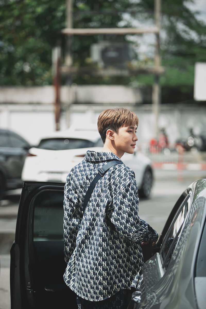 tuzziezzz's tweet photo. หล่อเท่ @Mmarksiwat #MSIWAT https://t.co/0e3HpXnTzw
