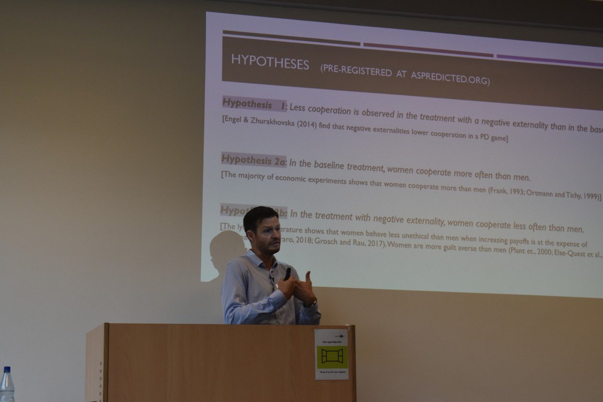 steinhardt_max's tweet photo. Great presentations by  @r_renke  @Holger1380 @Geraldes_Diogo and #Catalina_Franco at the fifth session of the #BerlinGenderEcon22 workshop! 

#EconTwitter @BSE_Berlin @JFKI_Econ https://t.co/UIvmBtgJA5