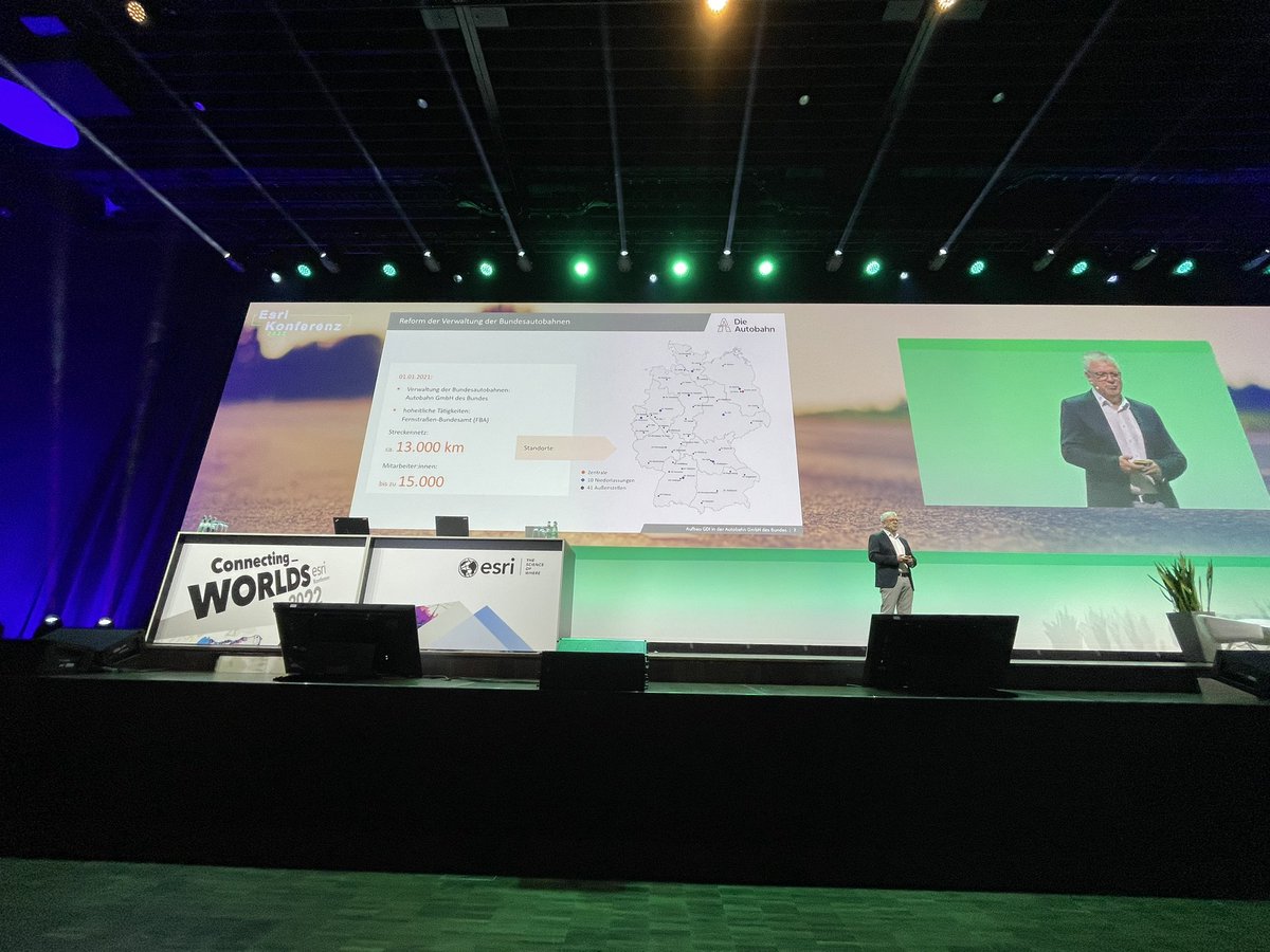 mcmarkinger's tweet photo. Bringing #Data together #EsriKon #Autobahn #DataIntegration #Esri #FME https://t.co/GuBGxapllZ