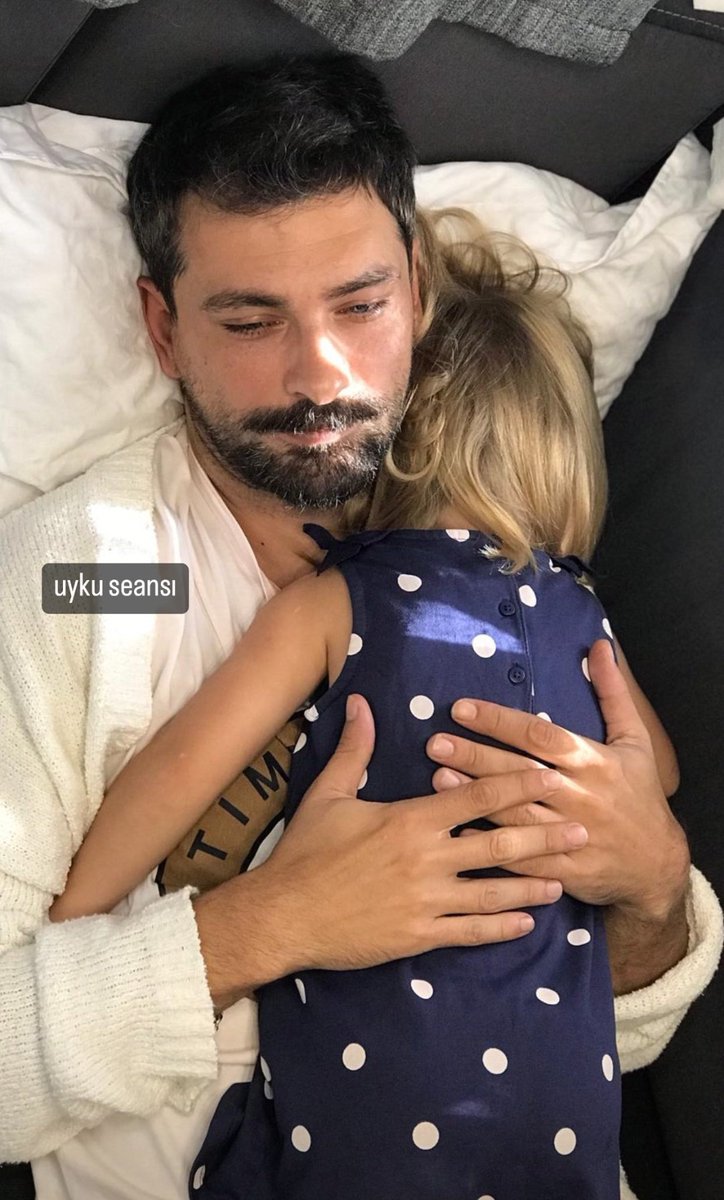 TimeForHappine1's tweet photo. Morning 💙❤ #OnurTuna #Mahkum 🤩🤩 https://t.co/6QKHUFoy1w