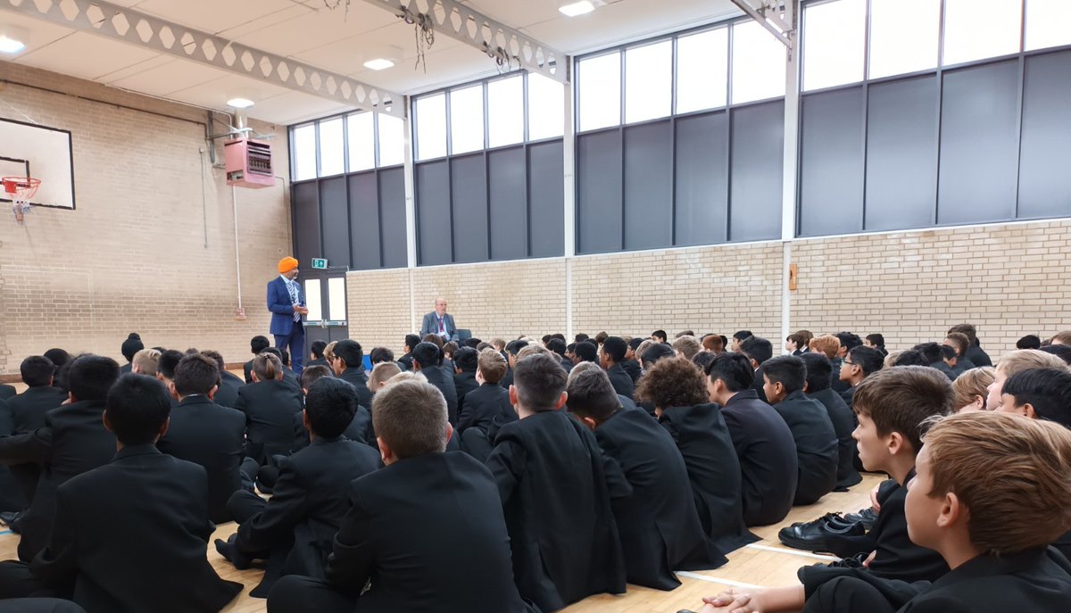 AGSFounded1598's tweet photo. "I don't like seagulls" is how Mr Mansfield, opened this morning's Yr 7 assembly. Referring to their #CharacterTalks he encouraged students to find their own happiness through serving others & their local community -simply by picking up a piece litter. Banishing those seagulls! https://t.co/JxbdqR27HT