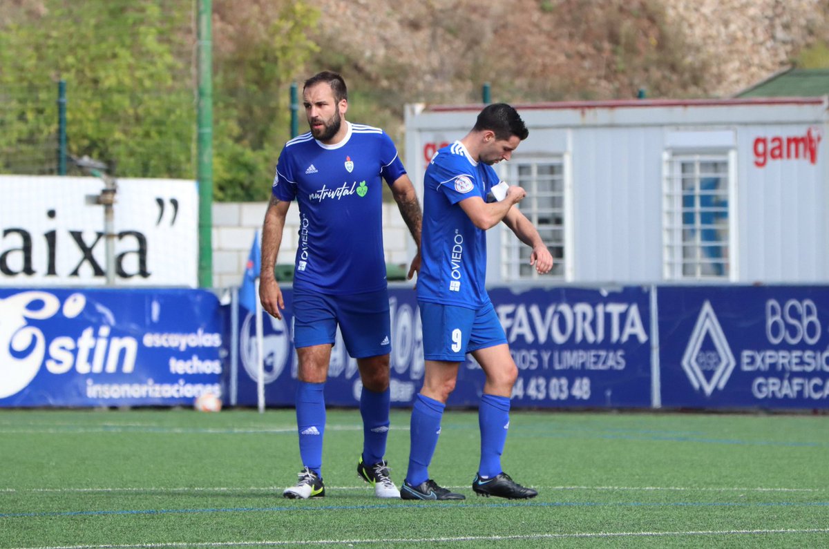 CDCovadonga's tweet photo. 🤩El brazalete del Cova se mima💙
Entre @Diegogm32 (202) y @aitorfv4
(177) suman 379 partidos en el primer equipo.
#DatosCova💪🔥
#TrabajandoX1Sueño https://t.co/GeNKF0G2Uo