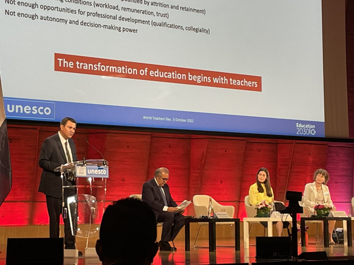 🗣️We do not have enough teachers to achieve #SDG4. This is because of workloads, remuneration, issues of trust, lack in career development &amp; autonomy
Carlos Vargas @unesco #WorldTeachersDay

This is why SDG4 High Level Steering Committee is #LeadingSDG4 &amp; #TransformingEducation
