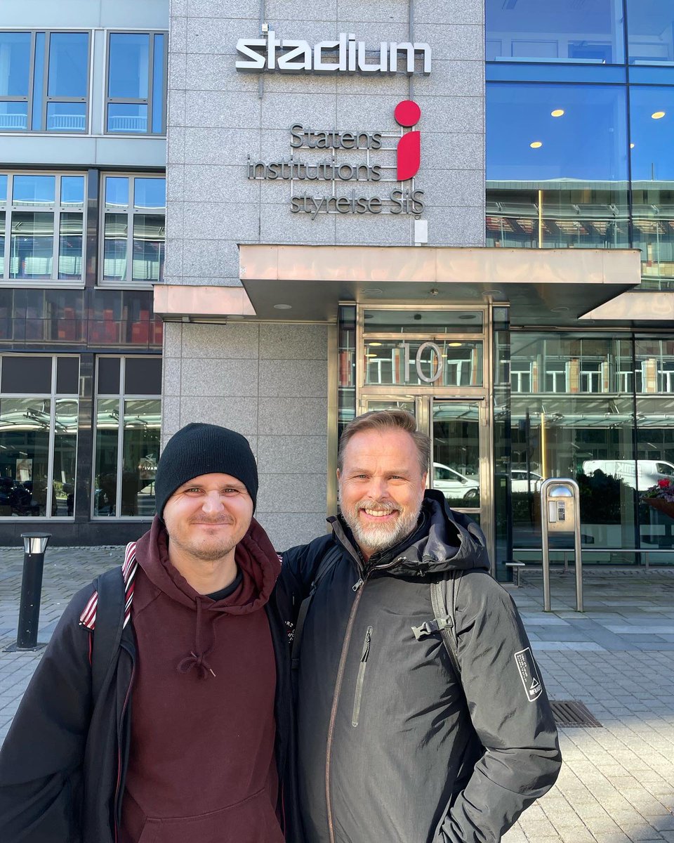 ungakris's tweet photo. Igår var vår Matthias på SIS brukarråd där han träffade Roger från Convictus och SIS generaldirektör som båda intervjuats i senaste numret av Vägen ut. SiS brukarråd består av organisationer som gemensamt ska företräda bland annat de frihetsberövade ungdomarna på SiS ungdomshem. https://t.co/GM0Ol6y93G