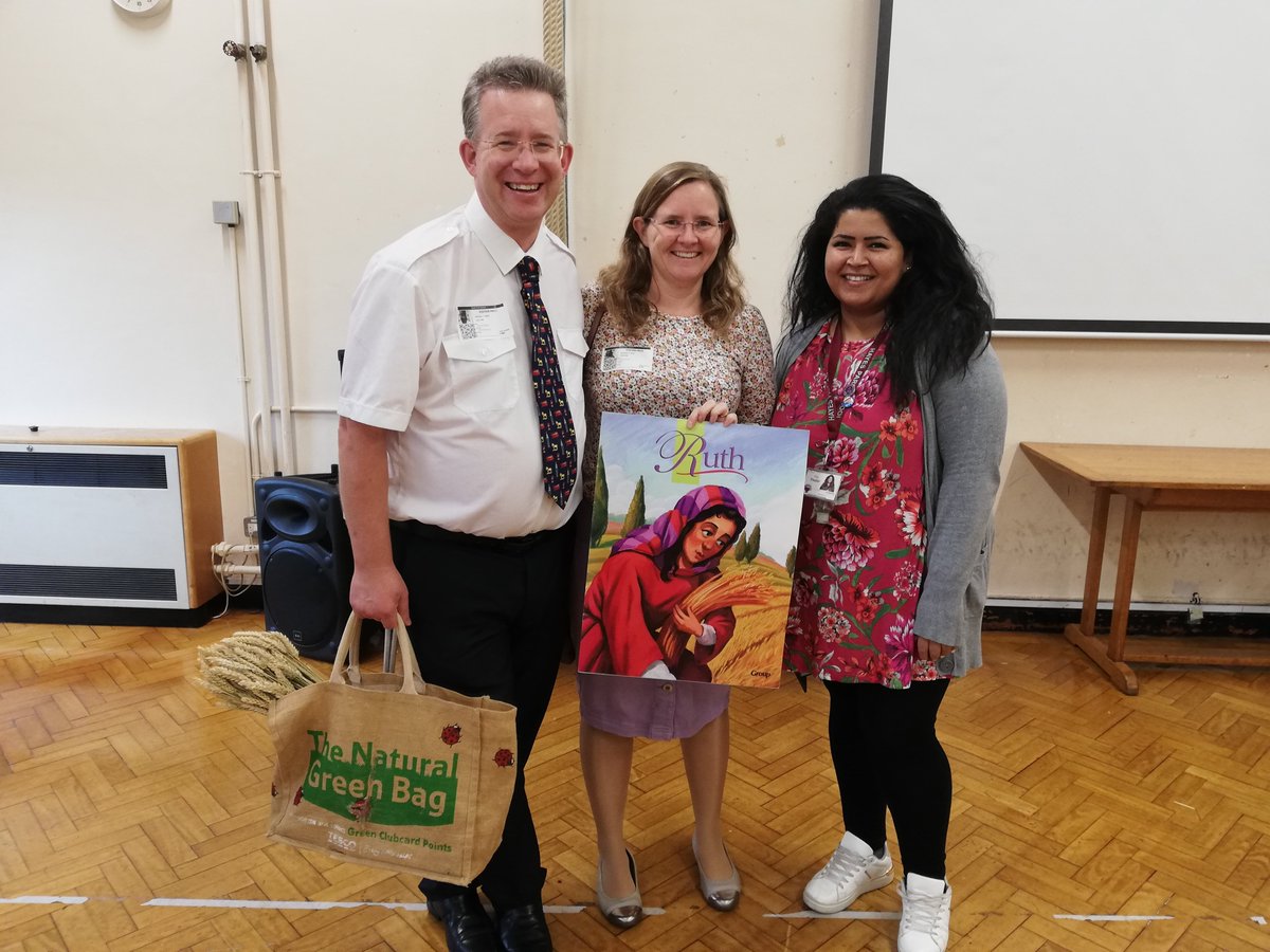 hayesparkschool's tweet photo. What a fantastic harvest assembly! Thank you @ThakerMiss for organising it; the children enjoyed the story of Ruth. Thank you to all the families who have donated so generously. We enjoy working in partnership with our local community. #harvest #biblestories #donations #PREP https://t.co/uA1YuabHcv