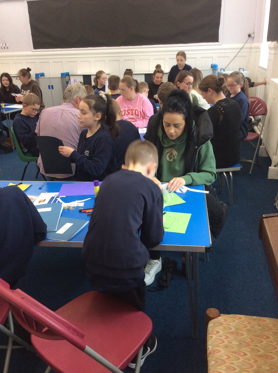 IPMATGawthorpe's tweet photo. #GCAyear6 are having a very industrious Inspire morning, working collaboratively with their adults to use levers and linkages to present their history and science learning from this term. Wonderful to be able to welcome families back into school to share our learning! #GCAdt https://t.co/5McI4xM4pH