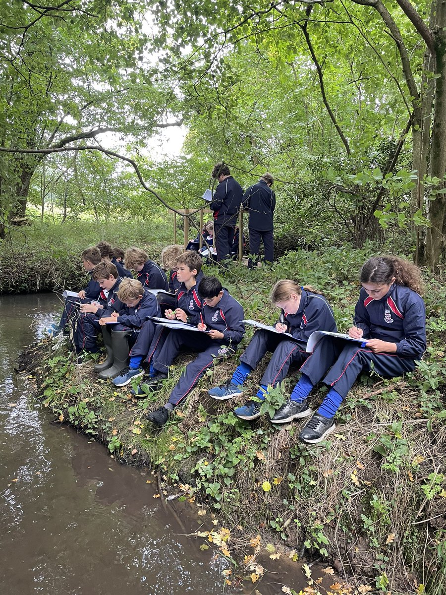 Cheam_Geography's tweet photo. Year 7 Geography Fieldwork morning @CheamSchool looking at all the different processes acting on the river which meanders through our grounds. We are so lucky to be able to get outside and use this river to enhance our Geographical knowledge. #outdoorlearning #PrepSchool #cheam https://t.co/Wh9H3xkFE7