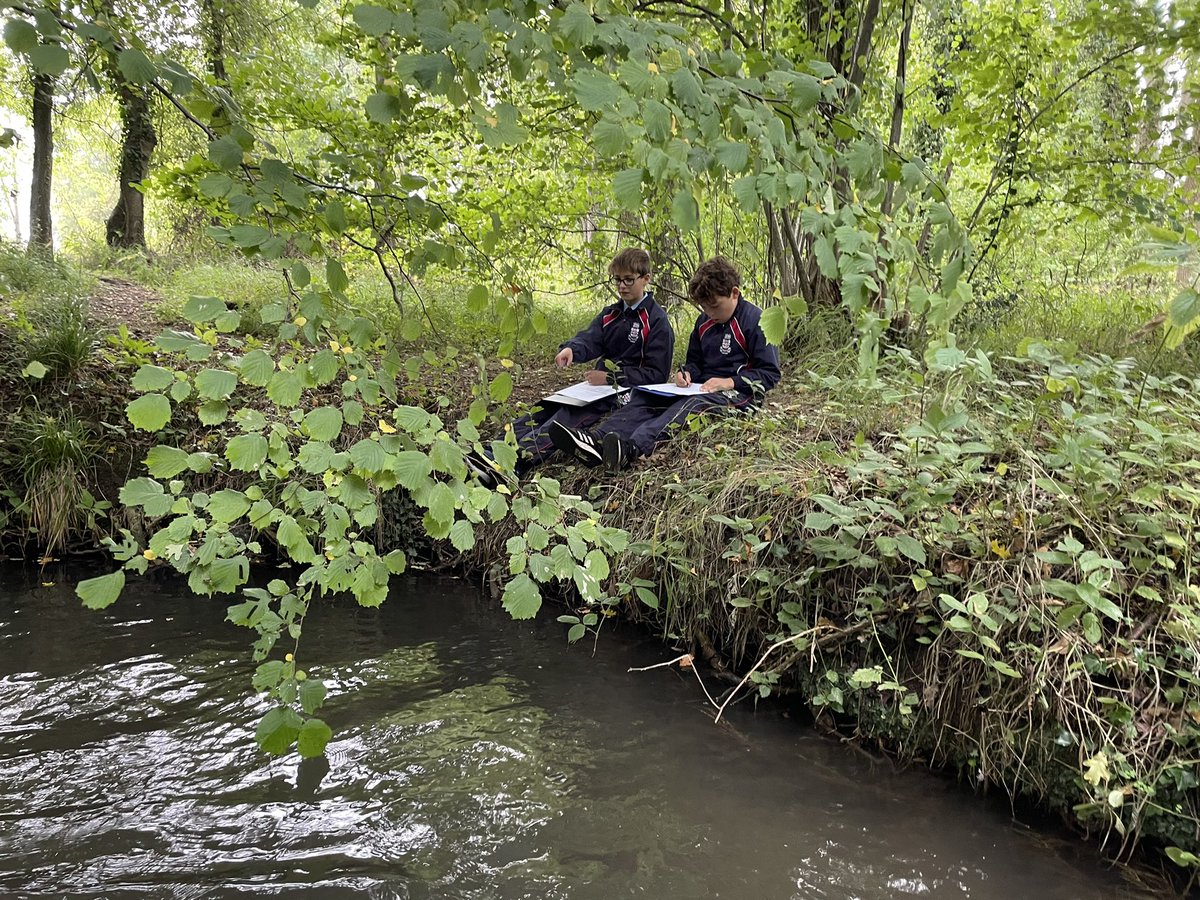Cheam_Geography's tweet photo. Year 7 Geography Fieldwork morning @CheamSchool looking at all the different processes acting on the river which meanders through our grounds. We are so lucky to be able to get outside and use this river to enhance our Geographical knowledge. #outdoorlearning #PrepSchool #cheam https://t.co/Wh9H3xkFE7