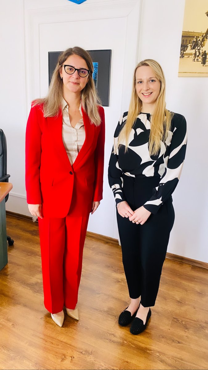 Efusnews's tweet photo. Thank you Emese Oláh, Vice Mayor of @OfficialCJcity 🇷🇴 for meeting us yesterday! An opportunity to discuss local policies to ensure safety and security among citizens of #ClujNapoca & how we could work together to develop tailor-made approaches to prevention #CitiesHelpingCities https://t.co/tyA60YsIGY