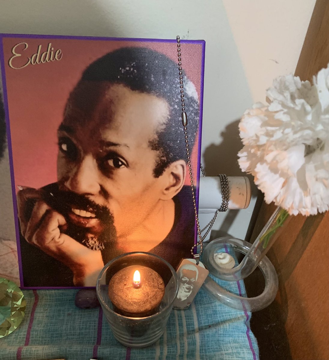 A candle burns in memory of a man I love and miss soo deeply, Mr Eddie James Kendrick 17/12/1939 - 5/10/1992 Rest In Peace beautiful man, in the lords arms for eternity.... singing with the angels ❤️❤️❤️🖤🖤🖤🙏🙏🙏😢😢😢