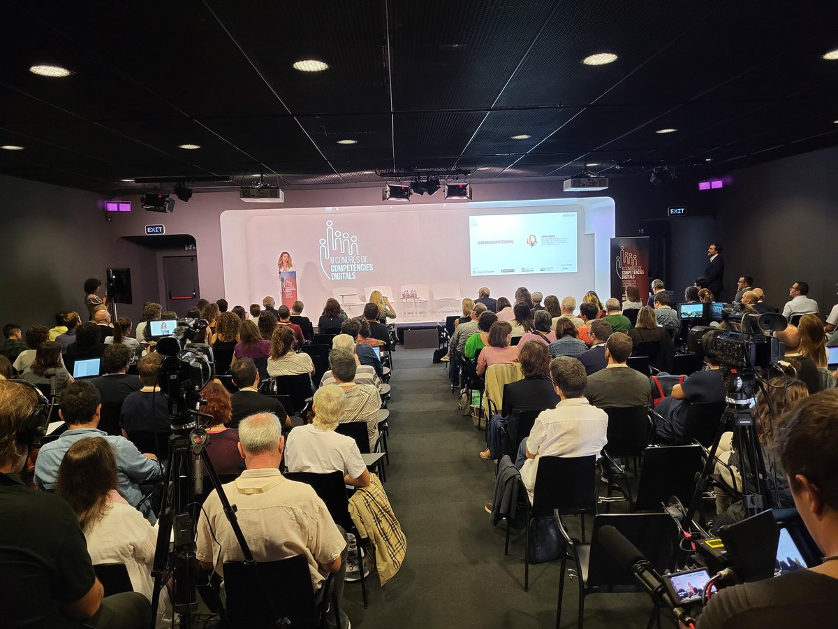 JordiJubany's tweet photo. #CCDigital2022 “Ciutadania ètica i compromesa en l'àmbit digital”
🔝 Com afrontem la bretxa digital i les desigualtats? Com aconseguir el benestar i la seguretat digital? Com contribuïm al desenvolupament d'una ciutadania digitalment empoderada per a totes les persones? https://t.co/6zAEu1n9Bz