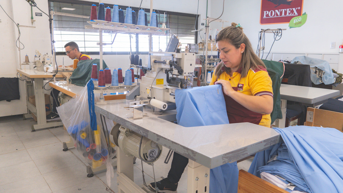 MinEcoFsa's tweet photo. 👚#Pontex es una empresa formoseña del rubro textil, iniciada en 1987 en la localidad de Villafañe por la familia Ponte y actualmente ubicada en el Parque Industrial de Formosa. Mediante el #FonDIP invertirán en la compra de un robot de corte láser

👇
https://t.co/LIFPMZ78et https://t.co/hAW5sVnqZn