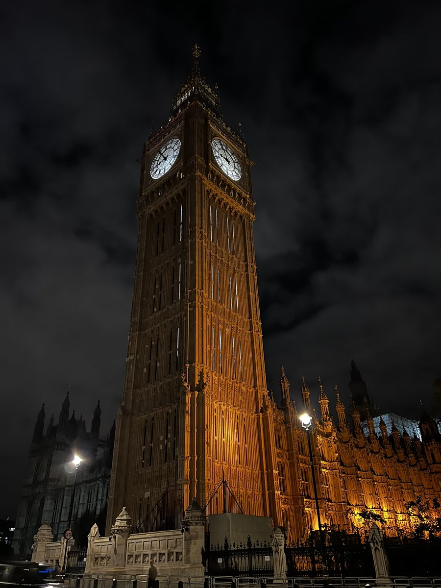 Thathungryman's tweet photo. #London Photo dump Part -1 ♥️

#shotoniphone https://t.co/bOYdp3qNX5