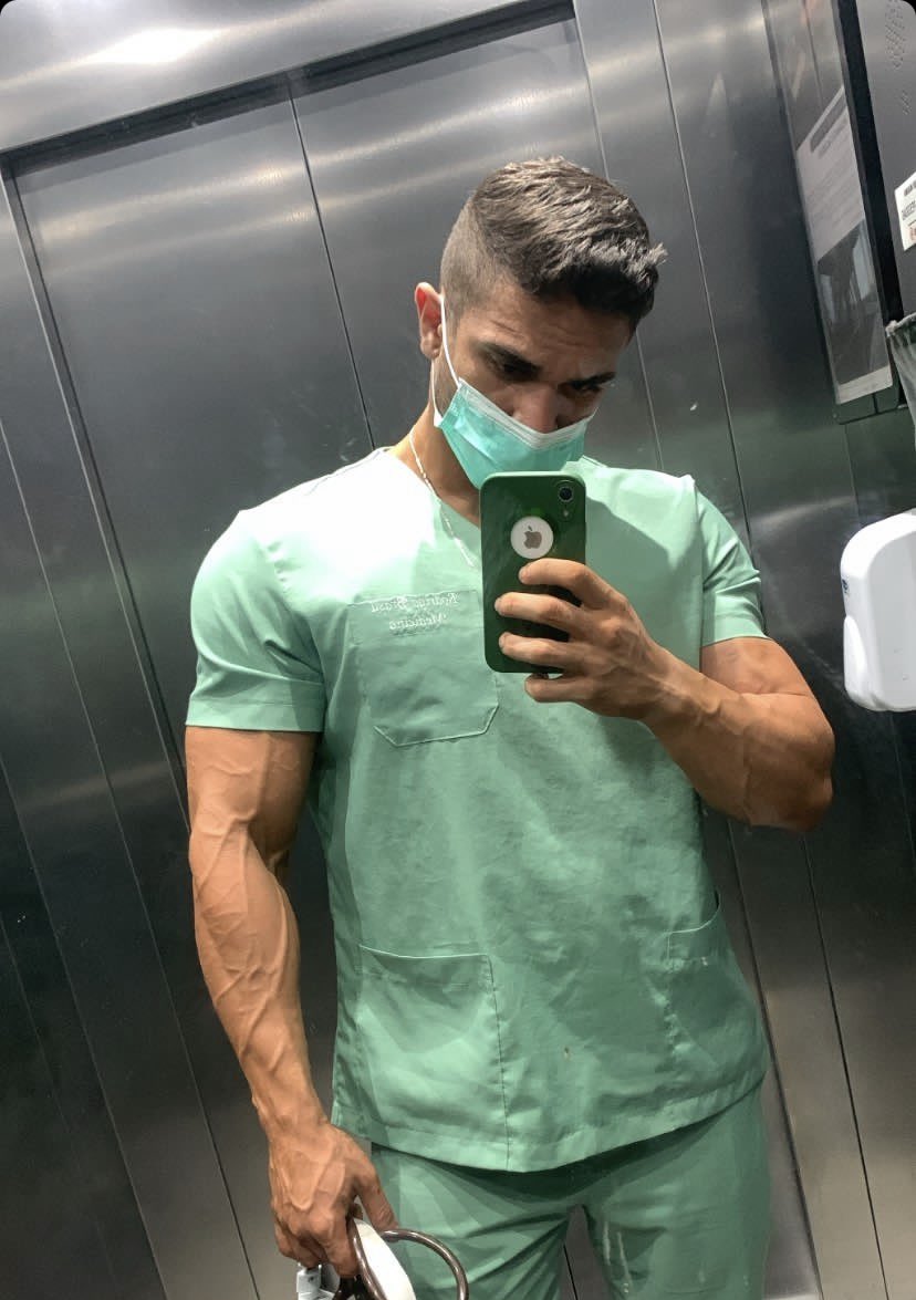 Pausa pro almoço.
Sim, eu almoço cedo!