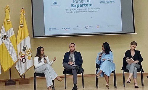 YMartino's tweet photo. Grato honor formar parte del panel de expertos:"El Agua, su Impacto en el Desarrollo Social y Crecimiento Económico¨,ideado por Observatorio y el Gabinete de Política Social de la Presidencia de la República Dominicana. @gabsocialRD junto a @AECID_es @AFD_en @caasdrd #indhri https://t.co/cRuufatNXi