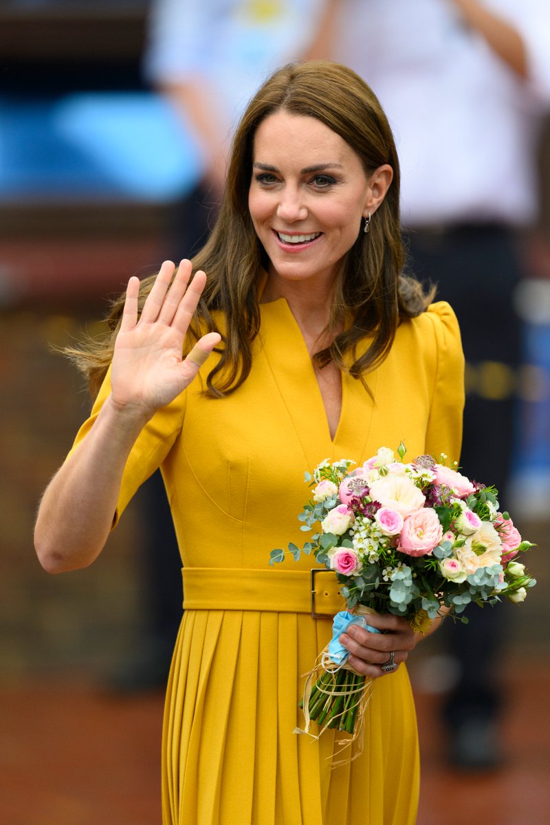 Catherine Princess of Wales leaving Surrey County Hospital #Royals #PrincessofWales #CatherinePrincessofWales