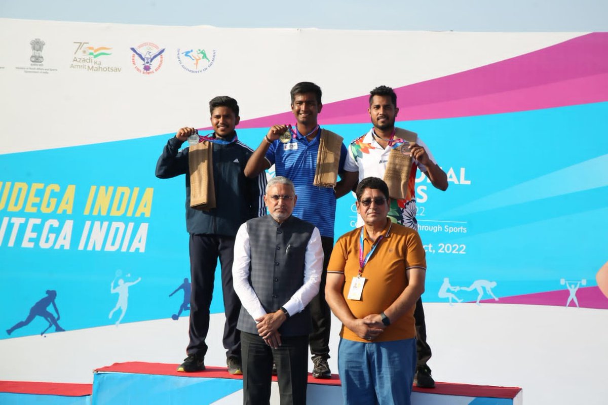 Nat_Games_Goa's tweet photo. Congratulations to all the Medalists in the Archery Compound Event.🥇🥈🥉
We are thankful to Shri Jagdish Ishwarbhai Vishwakarma for gracing the Medal Ceremony today as the Chief Guest.
#36thNationalGames #NationalGamesGujarat #Archery #CompoundArchery #Minister #StateMinistry https://t.co/imGOdTTuWz