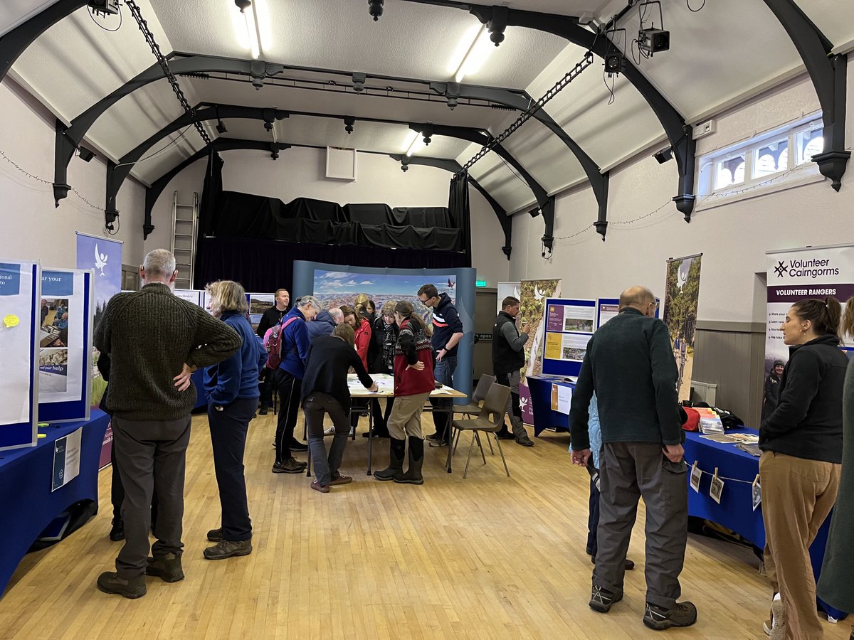The cakes,coffee and consultation going well in Braemar 🙌on until 7.30 this eve. Come and join if you can ⁦@cairngormsnews⁩ ⁦@weallscotland⁩ ⁦@CNPactive⁩ @HeritageFundSCO⁩ discussions on #netzero #climateresilliance #wellbeingeconomy #activetravel and more