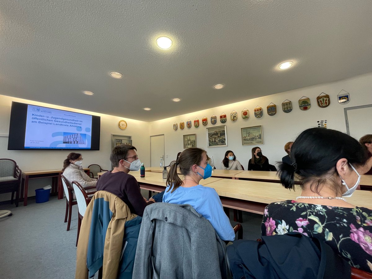 TUMPublicHealth's tweet photo. 🌴Team retreat🏖️
Last week we had a great time w/ the team in Raitenhaslach @TU_Muenchen!

Great discussions about current + new projects on:
🌟Claims data analysis #diabetes
🌟Proposals for @NAKO_Studie 
🌟Health systems comparison #Ukraine
🌟Child health school examinations https://t.co/pECbf76Nme