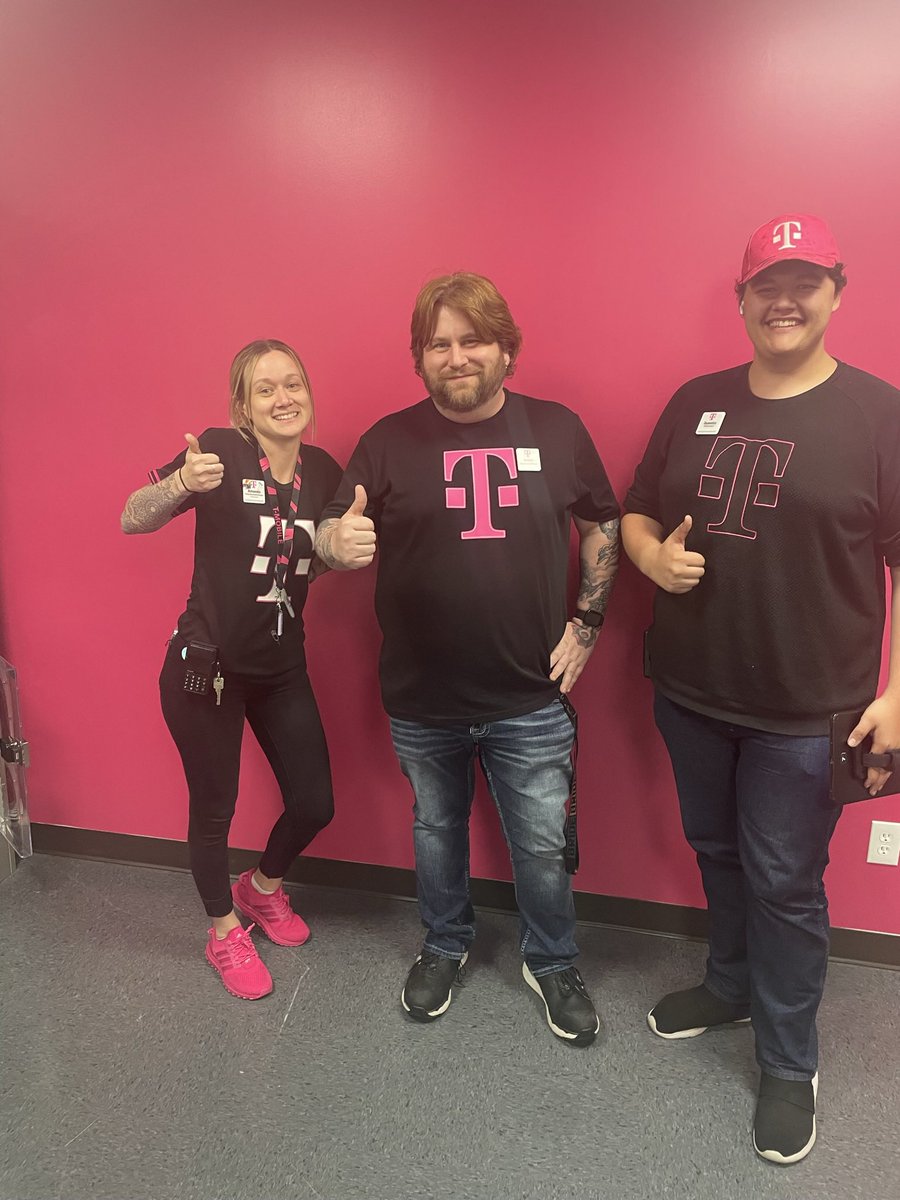 forbesultd87's tweet photo. Fun day with the Lynchburg crew yesterday .  Got to formally welcome our newest RSM, James Outland , &amp; show some appreciation to our incredible front line . https://t.co/utqR1hQ0Uf