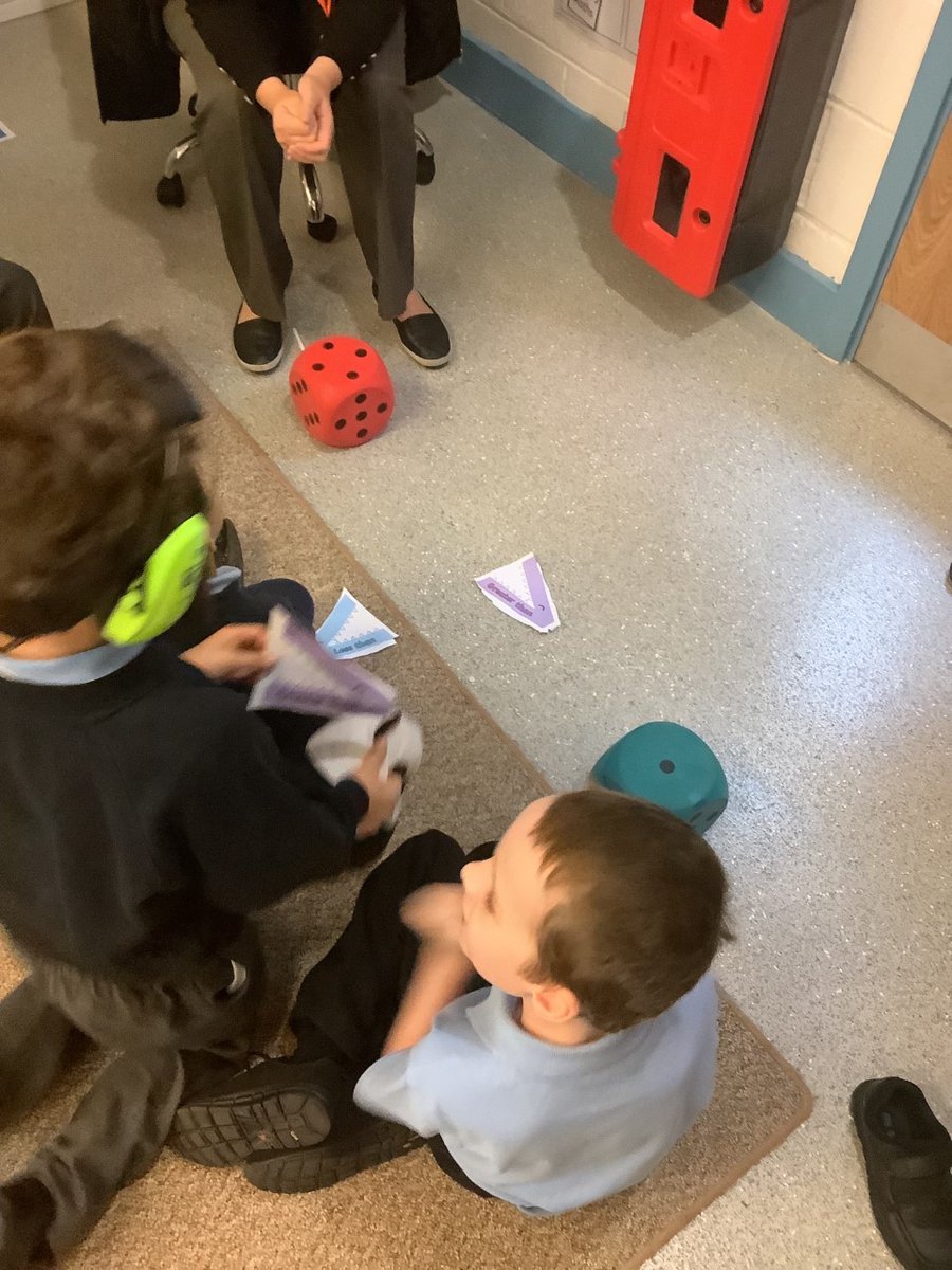 ALS_KS2's tweet photo. France class comparing numbers. We rolled the dice and then added the correct symbol to show whether or not a number was greater than, less than or equal to. ➕➖➗✖️🟰 #BASICNUMBER #FUNMATHSGANES #CPASTRATEGIES https://t.co/mSdyodUoTW