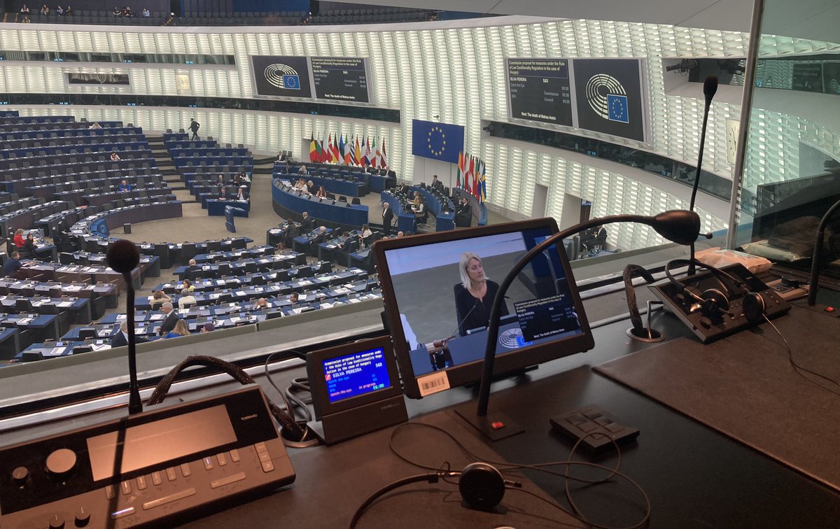 isabeldolera_'s tweet photo. Último día de programas especiales de Europa Abierta, de @radio5, desde la sede del Parlamento Europeo, Estrasburgo. https://t.co/2VkPIoWMow