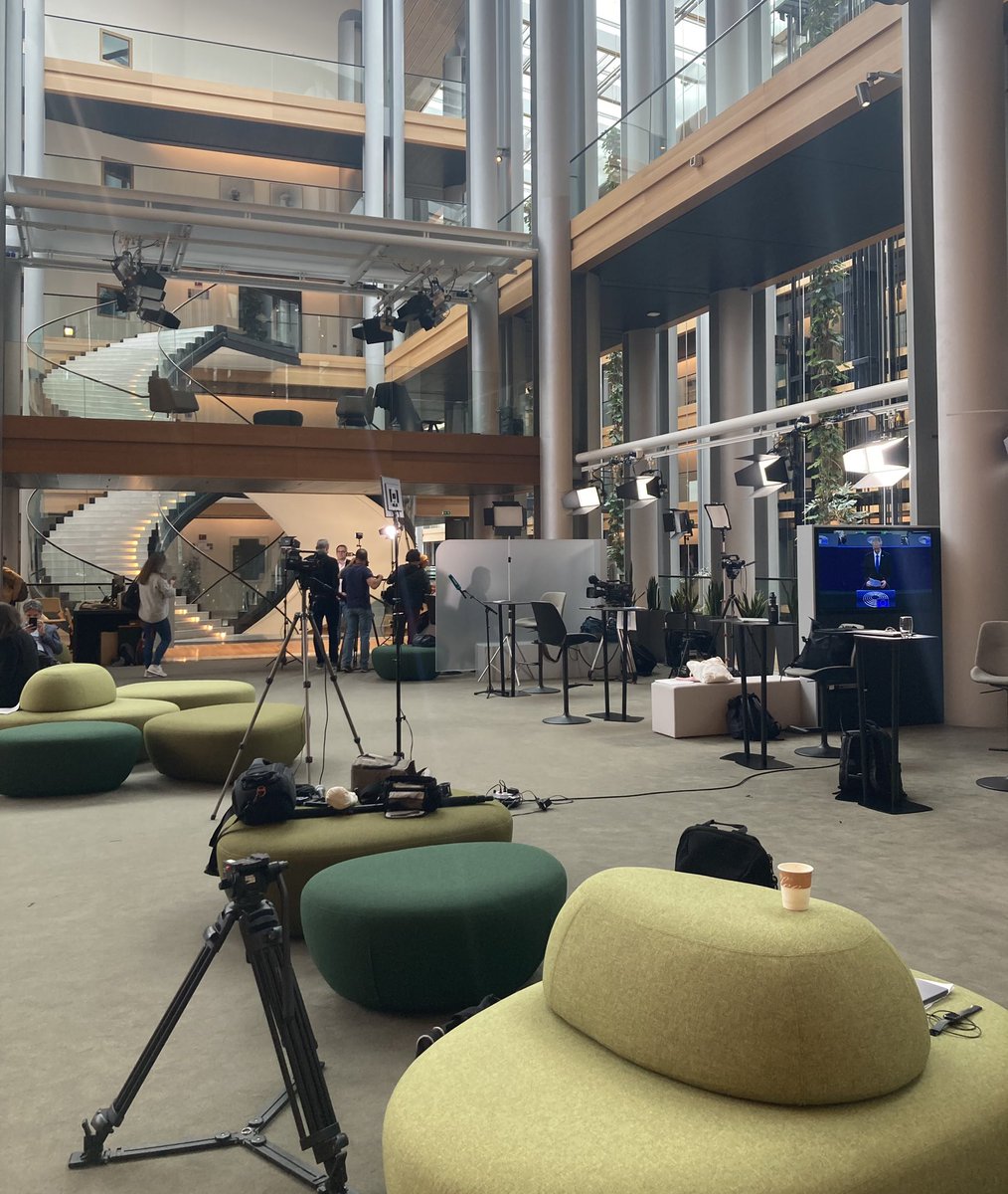 isabeldolera_'s tweet photo. Último día de programas especiales de Europa Abierta, de @radio5, desde la sede del Parlamento Europeo, Estrasburgo. https://t.co/2VkPIoWMow