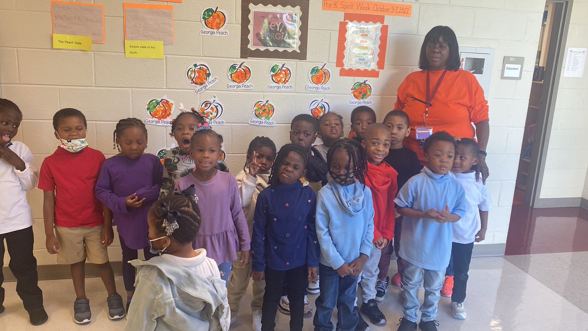 macgurl1961's tweet photo. It just us @Hollis Opposite Day. @bridget92070 @BenderChavonne @aps_OEL https://t.co/BwybWel390