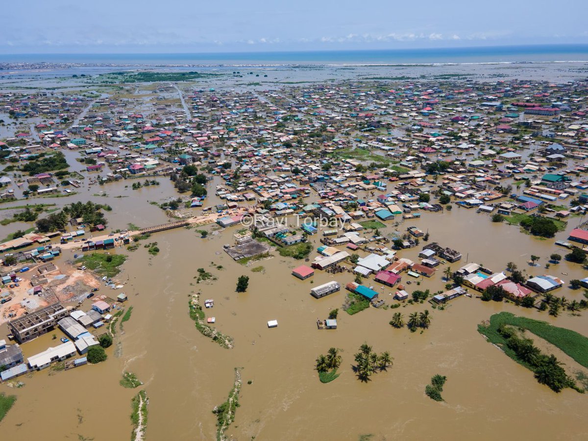 RaviEnzin's tweet photo. Today’s update on the Weija Dam spillage situation. The water has risen higher!
@utvghana @tv3_ghana @GHOneTV @KafuiDey @EdwardAsare https://t.co/Syyl9WQpId