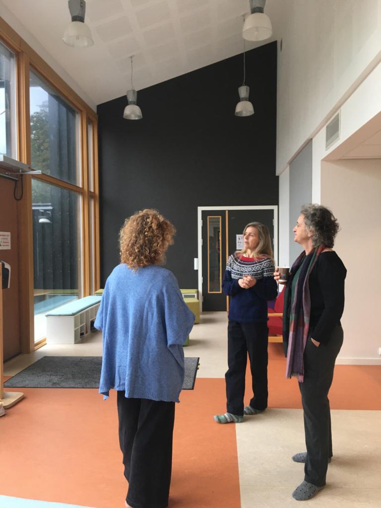 interstice_eu's tweet photo. Training with @JugueroViviane at the Faculty of Perfomative Arts @UniStavanger: "Aesthetics of love: empoweringn children, teachers and artists through radical pedagogies". https://t.co/LDioZdJ0Y2
