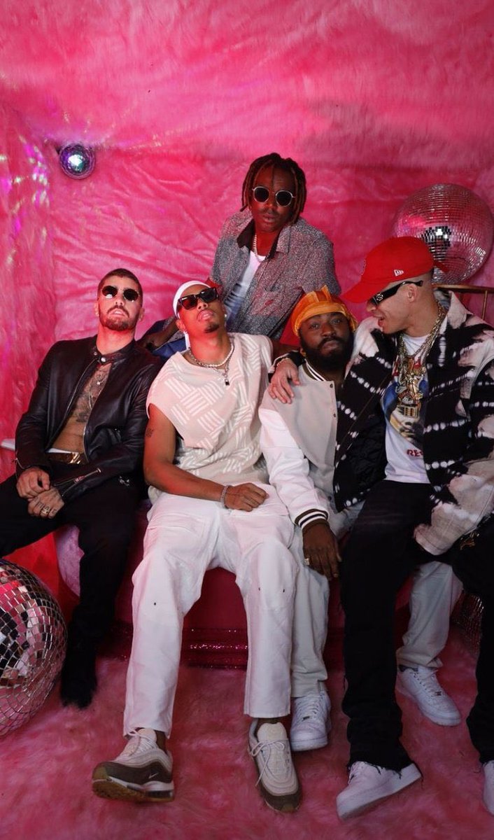 CentralPaulo2's tweet photo. Carregou ai? que fotão! 🥵🔥 #TeamPA #TeamDG #TeamScooby @Silva_DG @iampauloandre @L7nnon1994 @PedroScooby @negblack #PedroScooby #Douglas #PauloAndre https://t.co/YsBQp95gqe