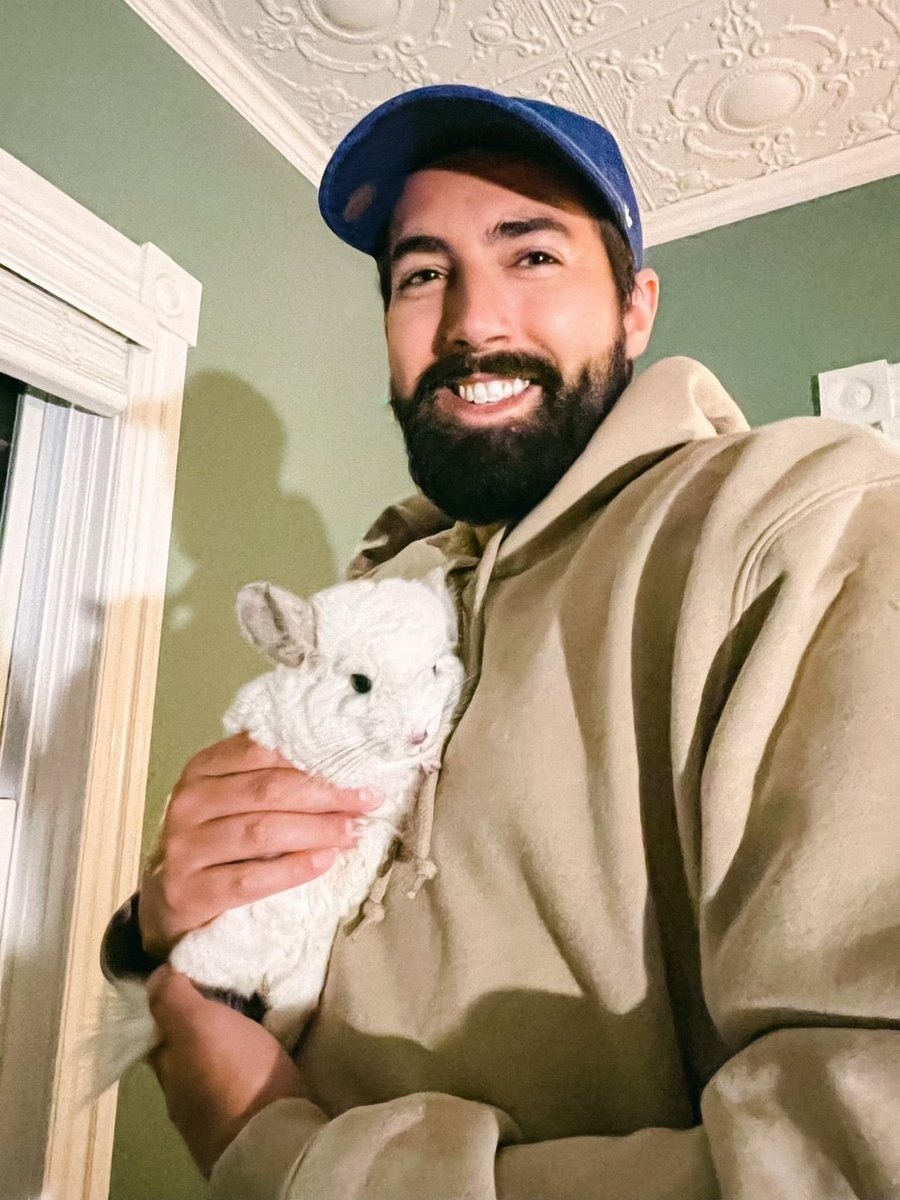 wahnja_m's tweet photo. ✨📌my partner is still looking for partnership management work in tech/fintech. he's super talented, a joy to work with, and an out-of-the-box thinker. hmu if you have any leads or postings! 

sean + chinchilla for your time https://t.co/q3zjMmyItw