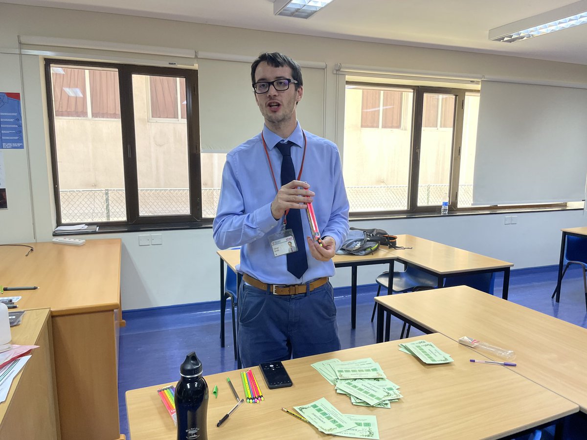Great to see Mr Smith’s amazing IB Theory of Knowledge ‘Scavenger Hunt’ going down so well during lunch today! 👏👏👏 #StChrisSixth #StChrisIB #StChrisSenior