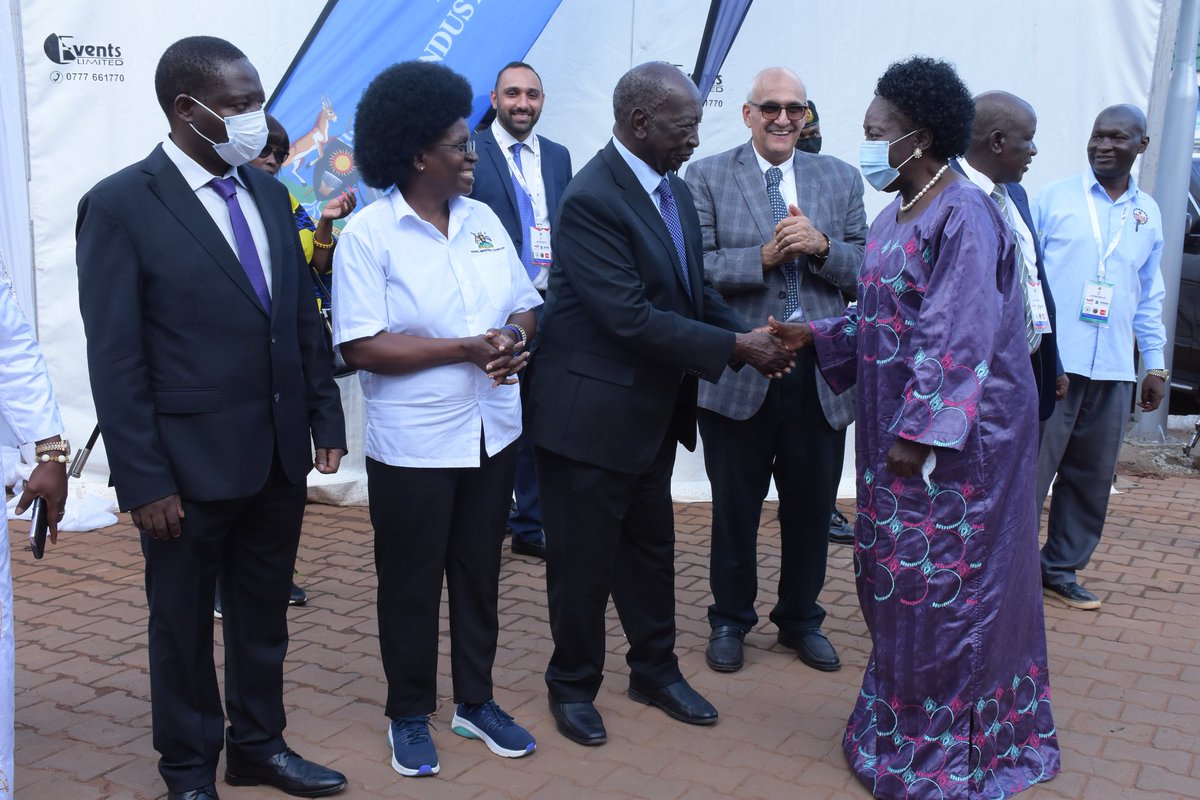 YekoyadaUG's tweet photo. The 1st Deputy Prime Minister and Minister for East African Community Affairs @RebeccaKadagaUG has requested @UG_Airlines to increase cargo flights to help Ugandan traders within the region.
She was speaking at the official opening of the #UgTradeFair22
#UGScienceWeek22 https://t.co/tAmdfS8LRd