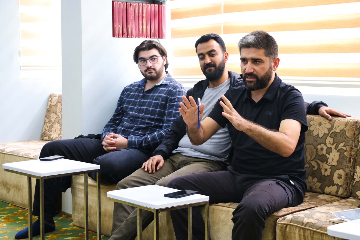 dkv_org's tweet photo. 📌 Gazeteci-Yazar @ademozkose ve beraberindeki heyet vakfımıza ziyarette bulundular. Vakıf başkanımız @drmarufcelik  ile güncel meseleler ve bazı konularda istişare ettiler. 

#davetvekardeşlikvakfı #ademözköse #drmarufçelik https://t.co/UAWI9CD2rB