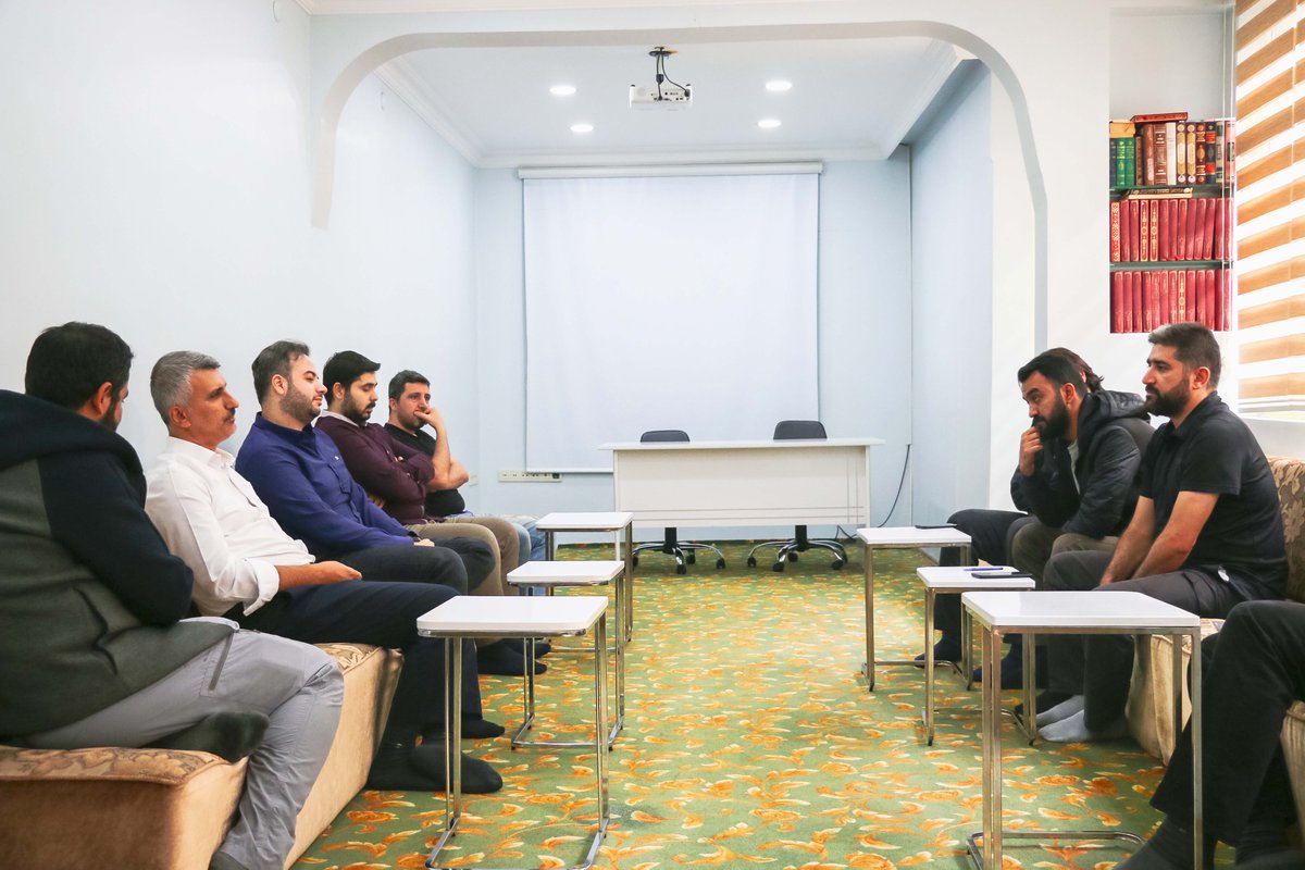dkv_org's tweet photo. 📌 Gazeteci-Yazar @ademozkose ve beraberindeki heyet vakfımıza ziyarette bulundular. Vakıf başkanımız @drmarufcelik  ile güncel meseleler ve bazı konularda istişare ettiler. 

#davetvekardeşlikvakfı #ademözköse #drmarufçelik https://t.co/UAWI9CD2rB