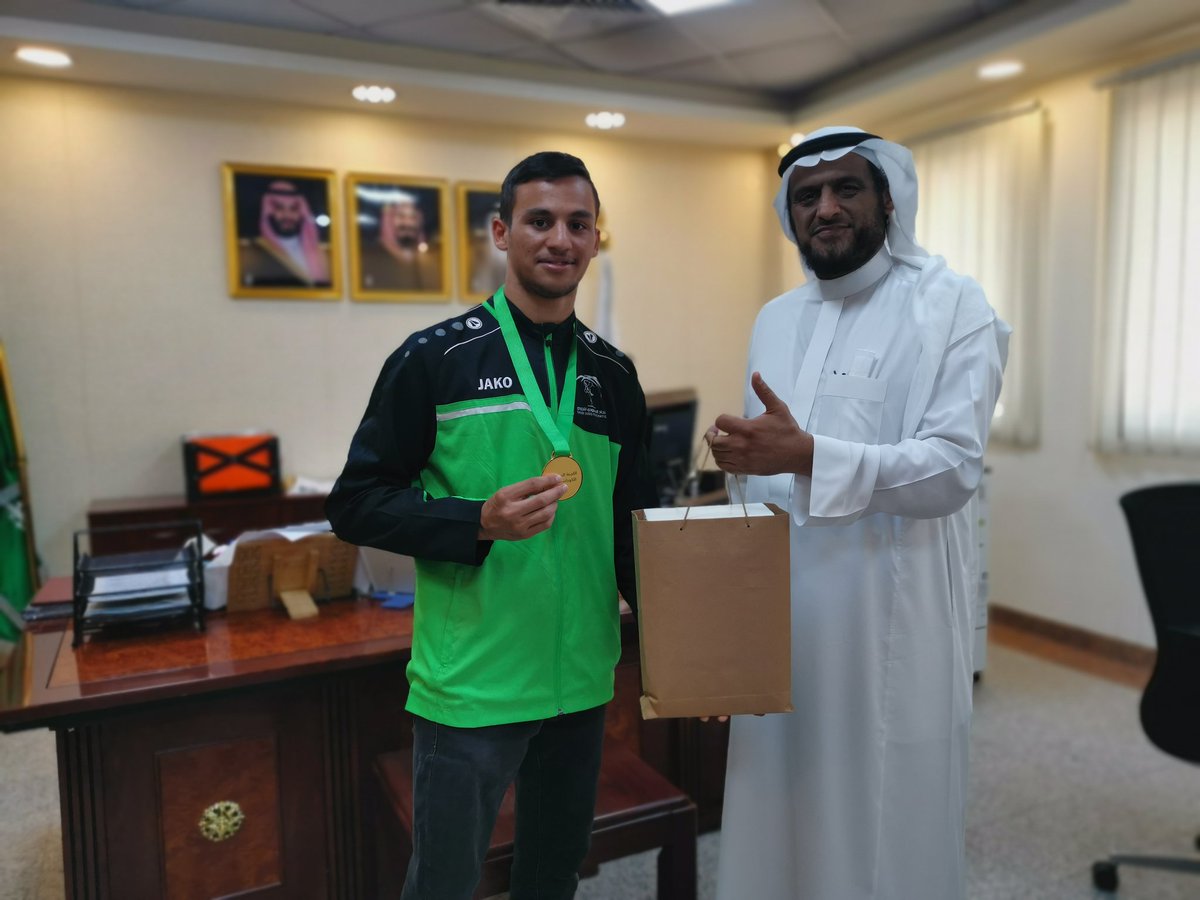 TAC_UQU's tweet photo. كرمت #الكلية_التطبيقية، اللاعب الحسن بن نايف صغير، بطل #لعبة_الكوراش، والذي شارك في البطولة المفتوحة التي أقيمت بنادي الوحدة بمكة المكرمة، وأحرز الميدالية الذهبية.
@uqu_edu
@saudi_kurash #kurash_ksa https://t.co/WXv0duJvee