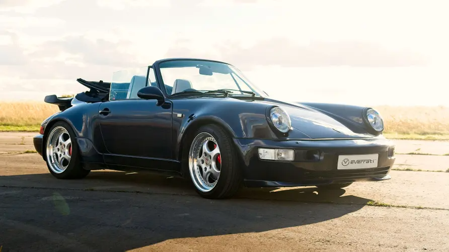 BBC_TopGear's tweet photo. Everrati reveals 500bhp fully electric widebody Porsche 964 cabrio → https://t.co/lYRymYfuuU https://t.co/0UImUlqqCW